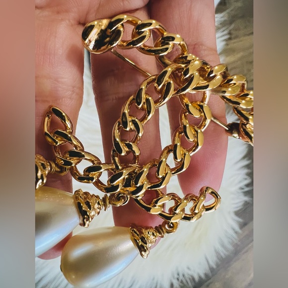 Chanel Brooch - Picture 2 of 5